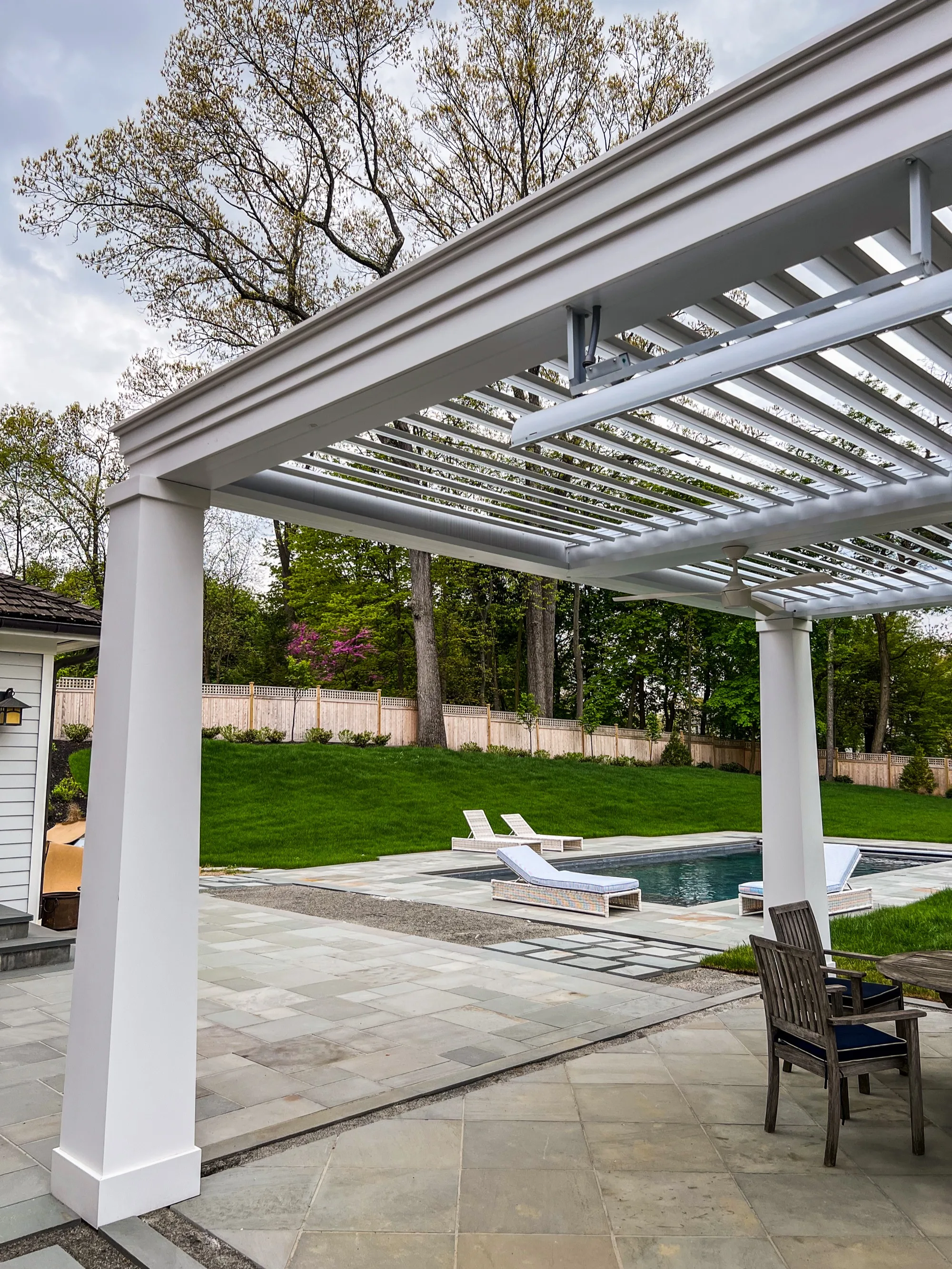 Transitional pergola estate
